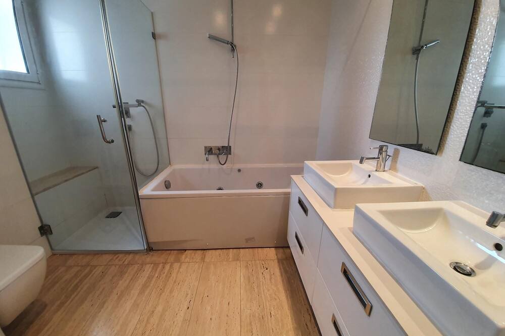 Photo of Bathroom in Les Berges Du Lac II