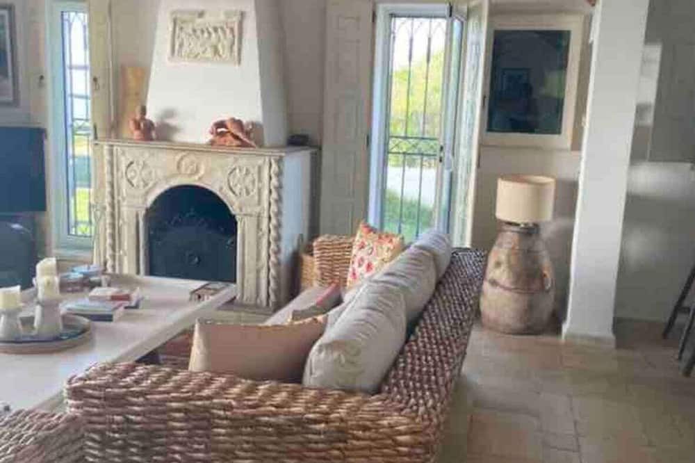 Photo of Livingroom in Aousja