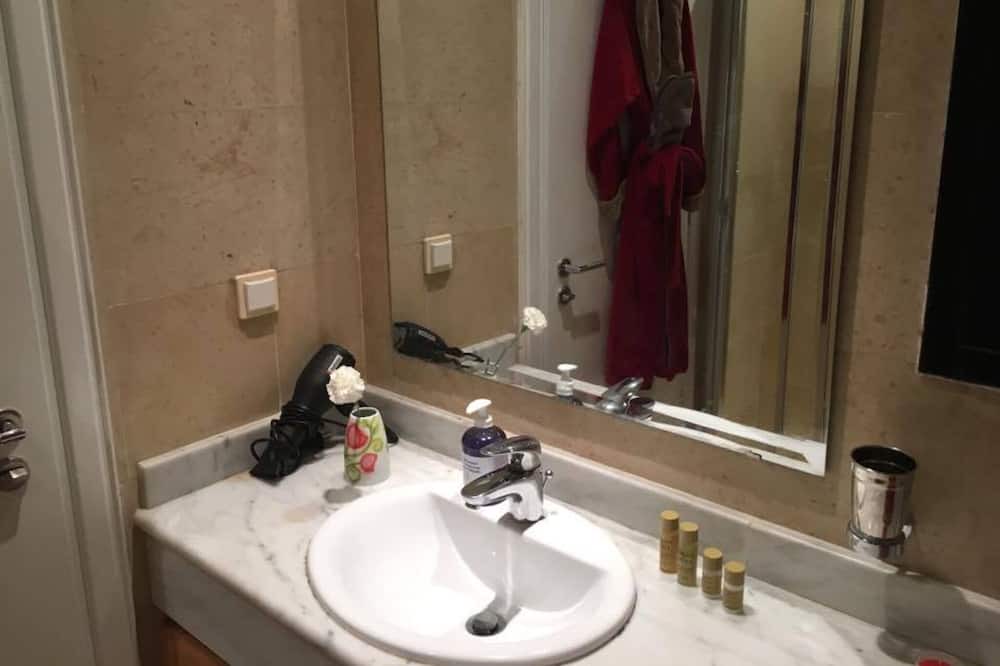 Photo of Bathroom in La Marsa