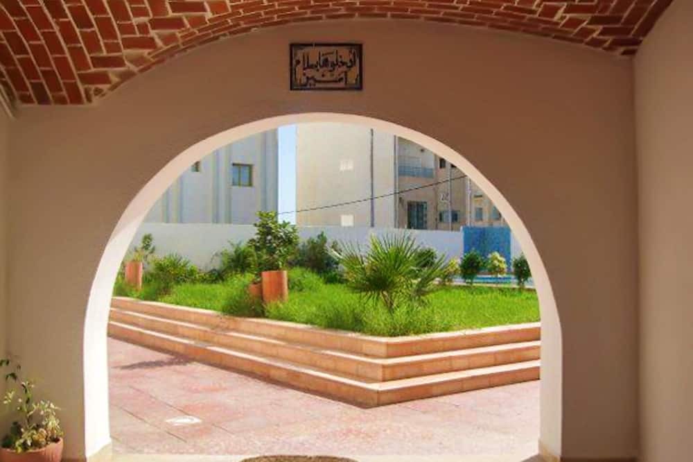 Photo of Outdoor in Tantana