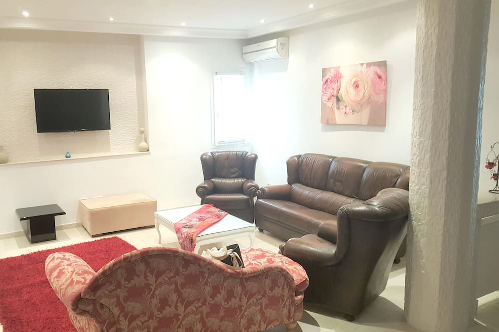 Photo of Livingroom in Yasmine