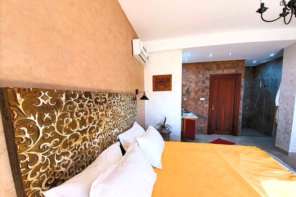 Photo of Bedroom in Hiboun