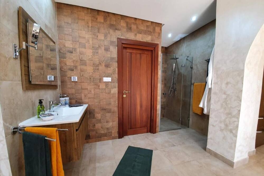 Photo of Bathroom in Hiboun