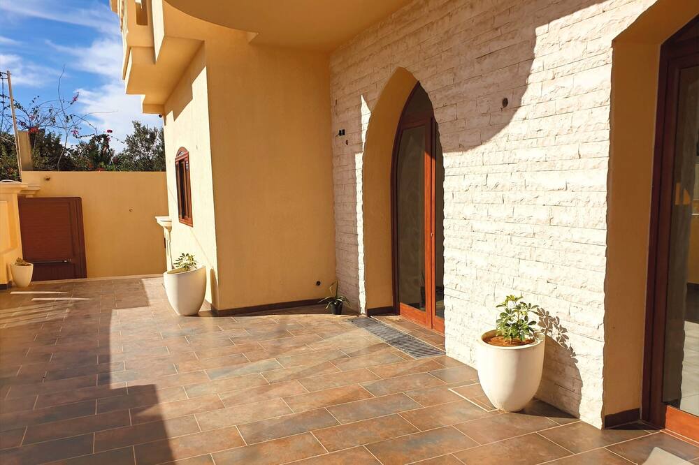 Photo of Patio Balcony in Hiboun