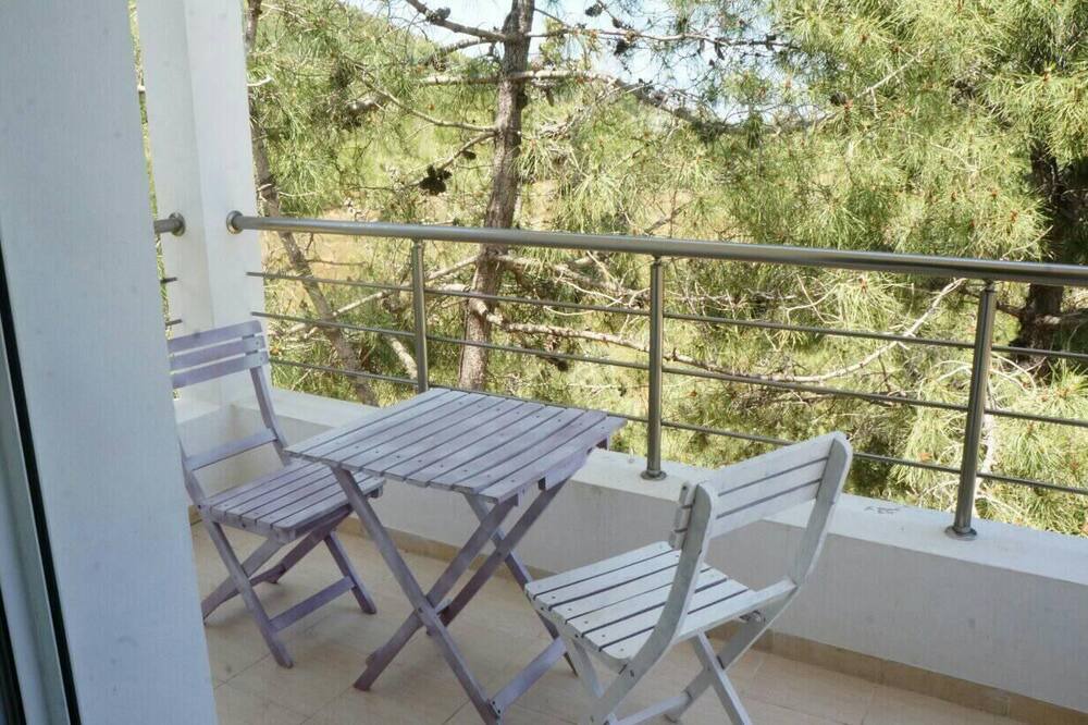 Photo of Patio Balcony in Ain al-Sabah