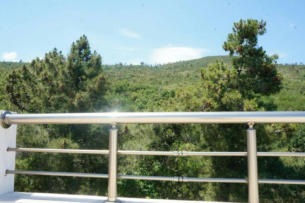 Photo of Patio Balcony in Ain al-Sabah