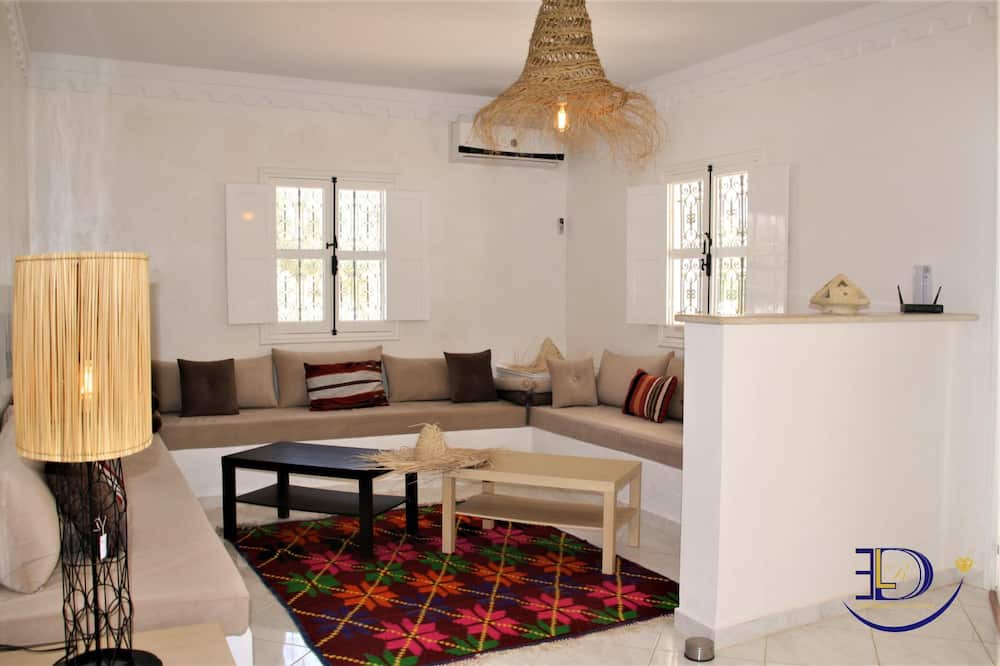 Photo of Livingroom in Aghir
