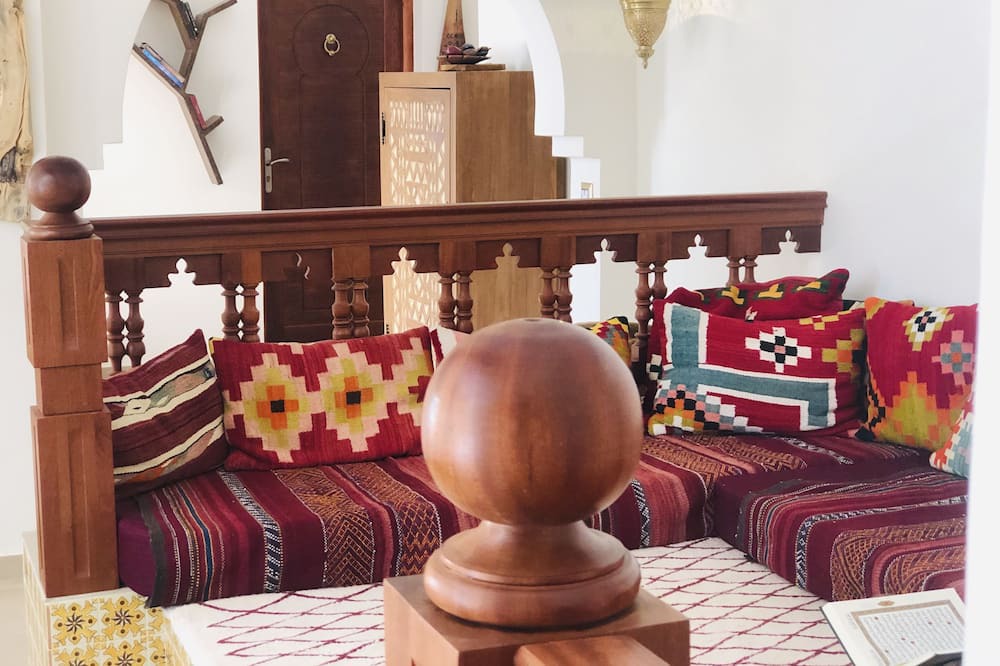 Photo of Livingroom in Aghir