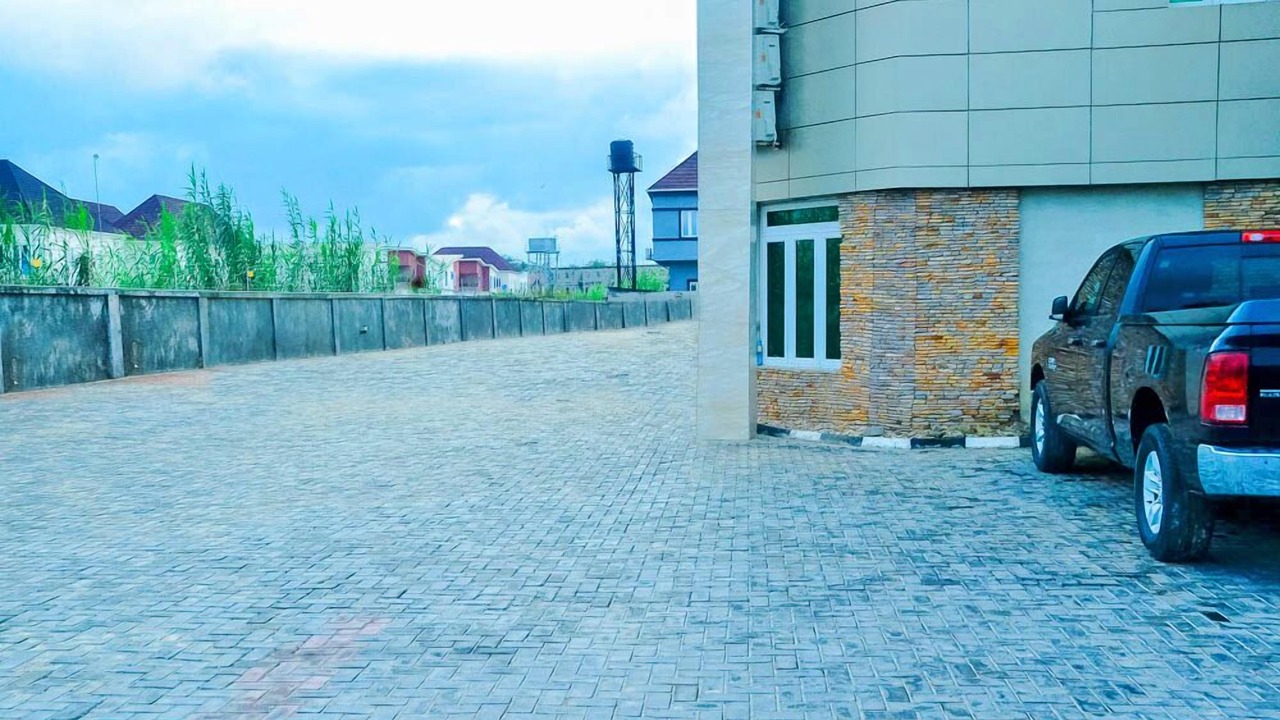 Photo of Others in Ofin
