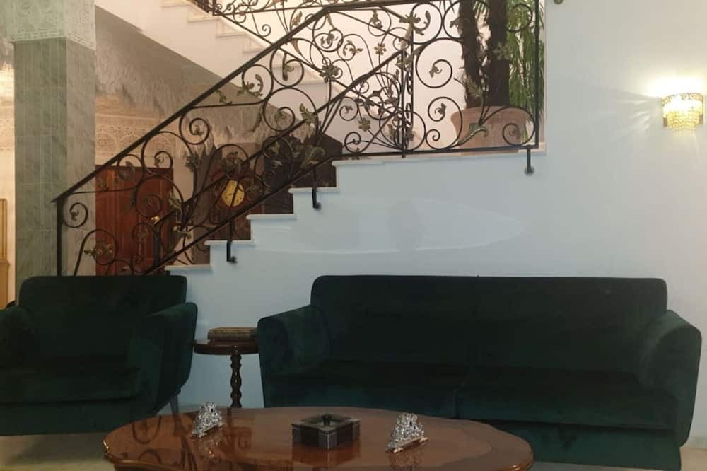Photo of Livingroom in Ennasr