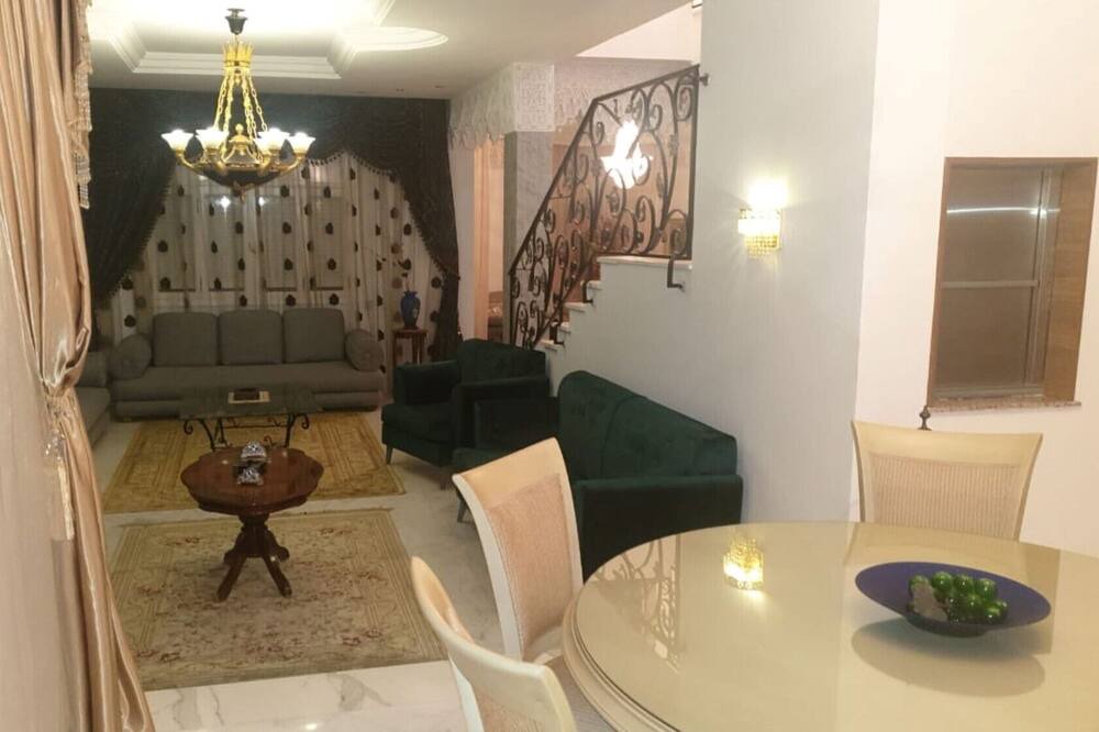 Photo of Livingroom in Ennasr