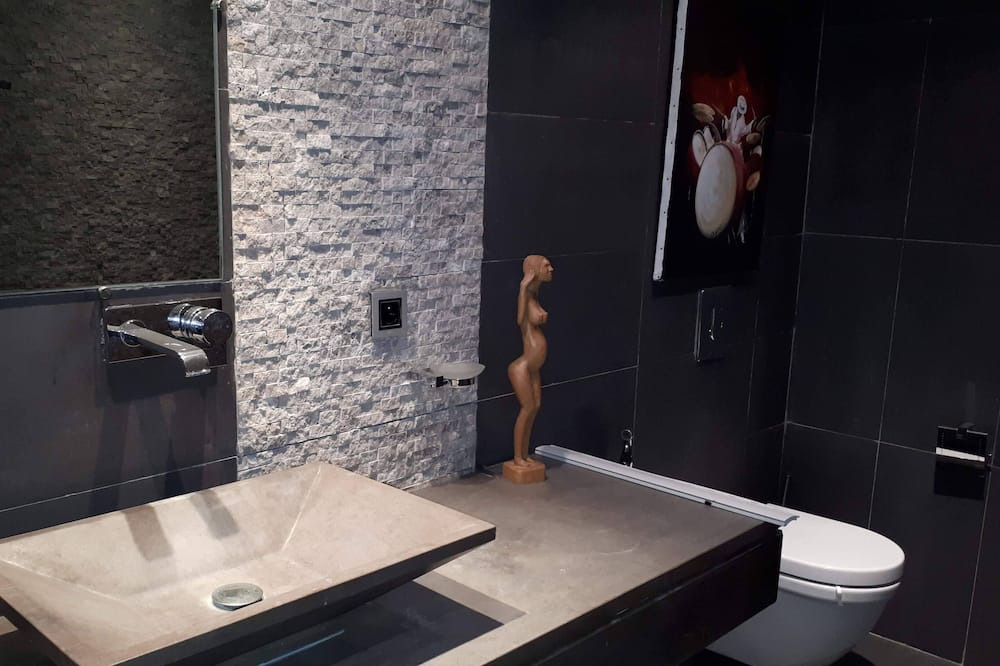 Photo of Bathroom in Triffa