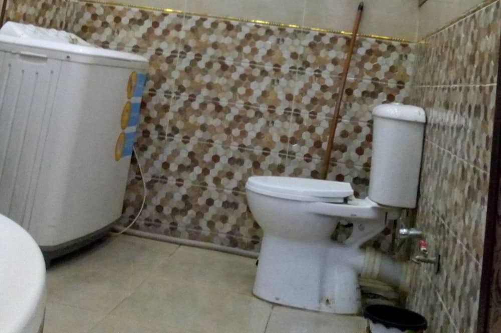 Photo of Bathroom in Pyramids Gardens