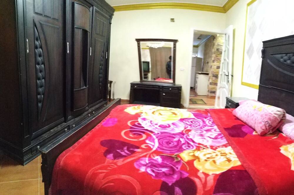 Photo of Bedroom in Pyramids Gardens
