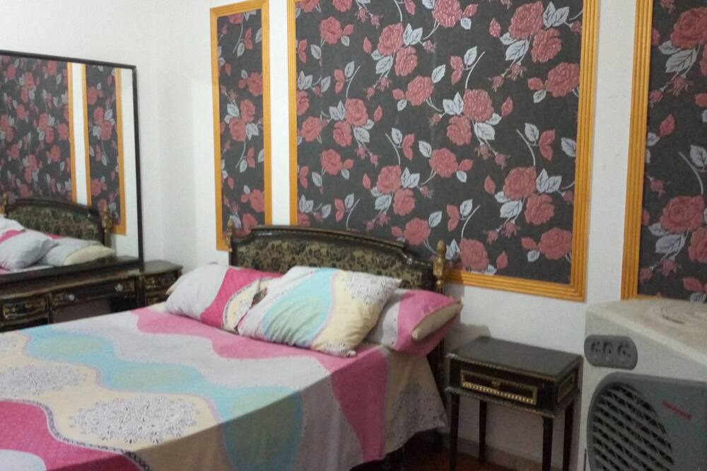 Photo of Bedroom in Pyramids Gardens