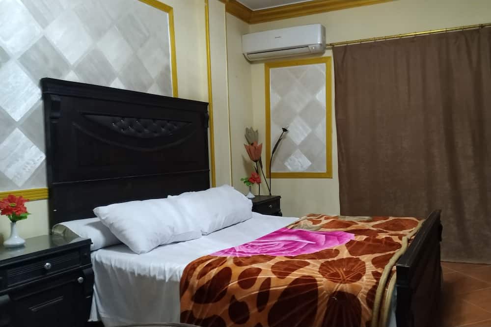Photo of Bedroom in Pyramids Gardens