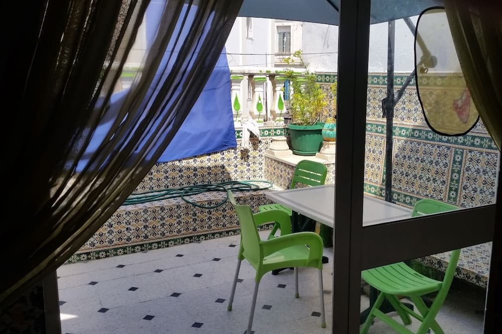 Photo of Patio Balcony in El Hafsia