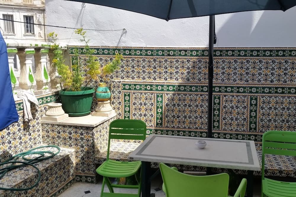 Photo of Patio Balcony in El Hafsia