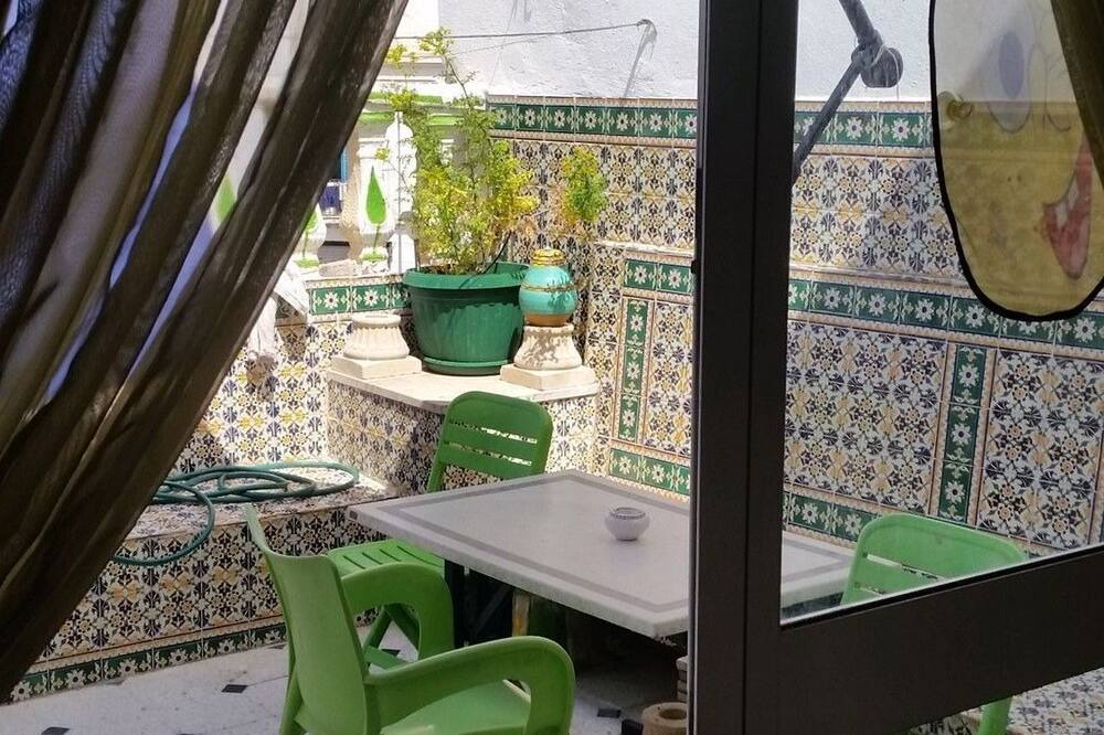 Photo of Patio Balcony in El Hafsia