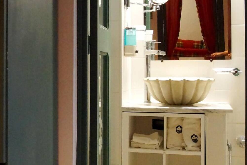 Photo of Bathroom in Centre Ville