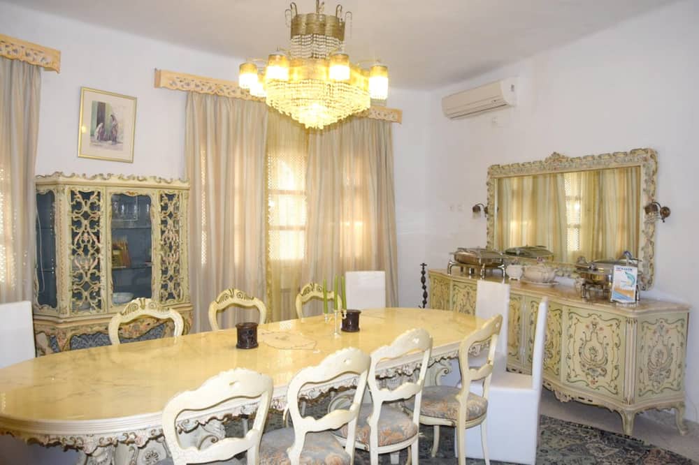Photo of Livingroom in Sqanes