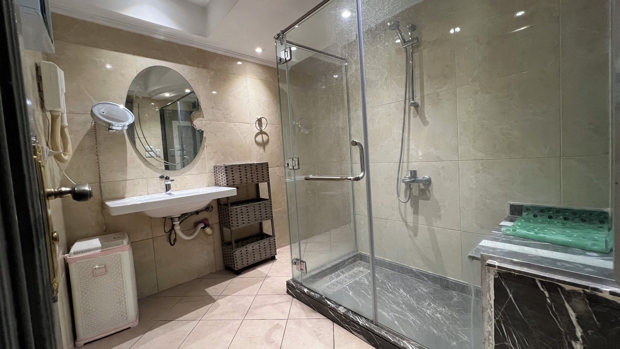 Photo of Bathroom in Al Duqqi