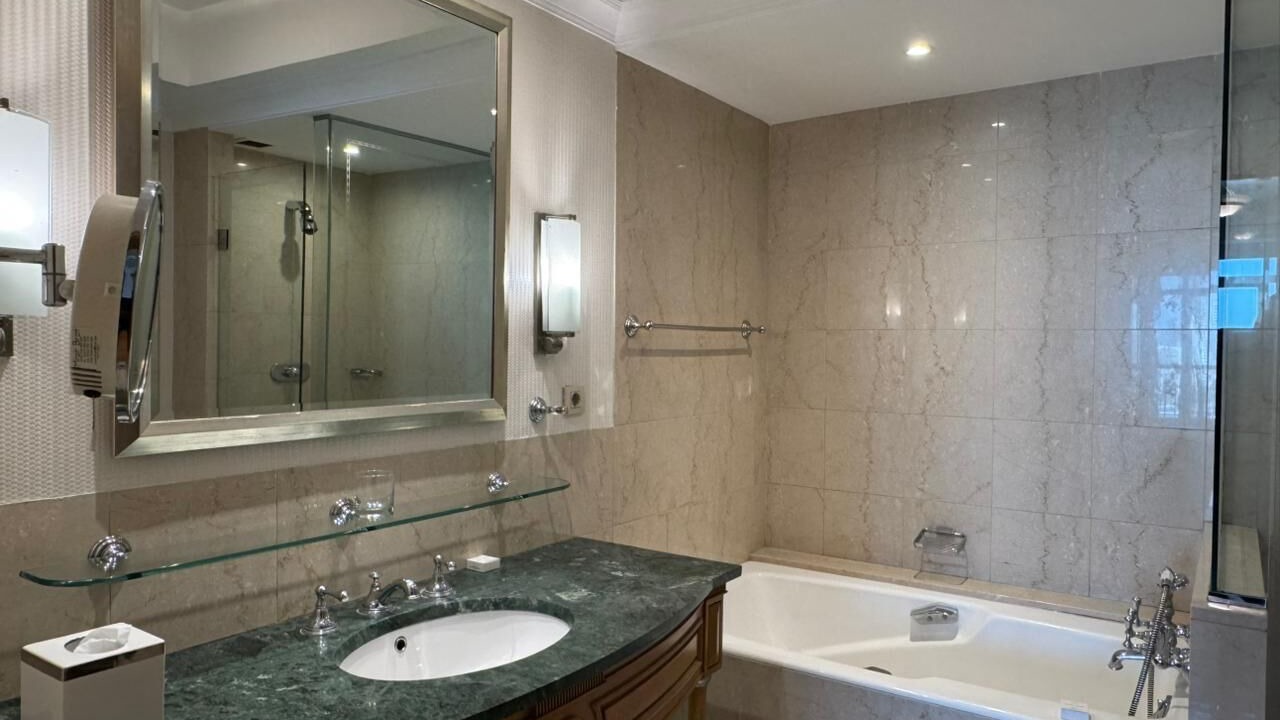 Photo of Bathroom in Garden City