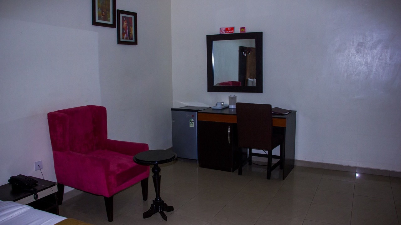 Photo of Others in Ofin