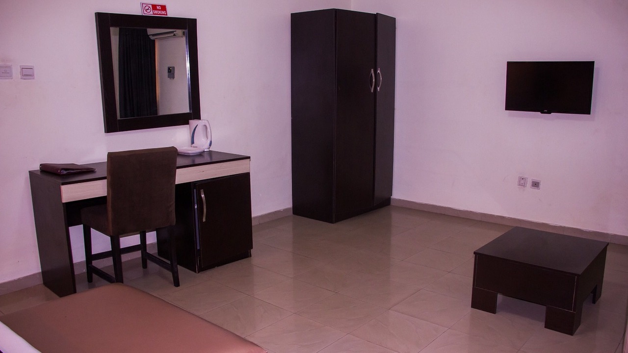 Photo of Others in Ofin
