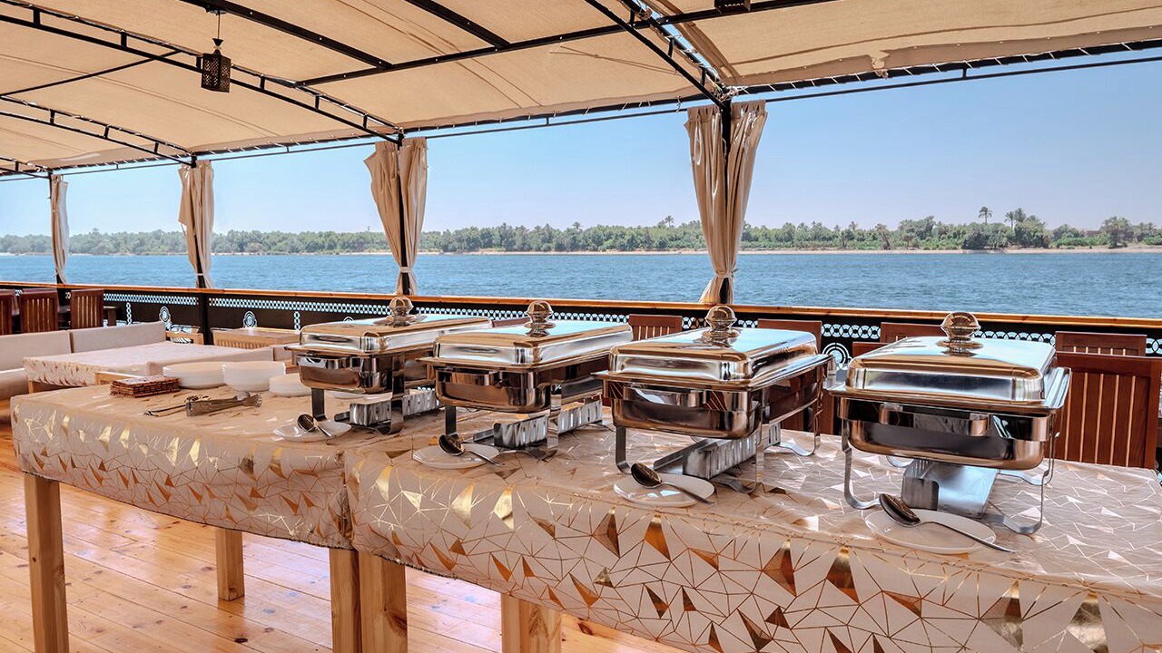 Photo of Livingroom in Nile River Luxor