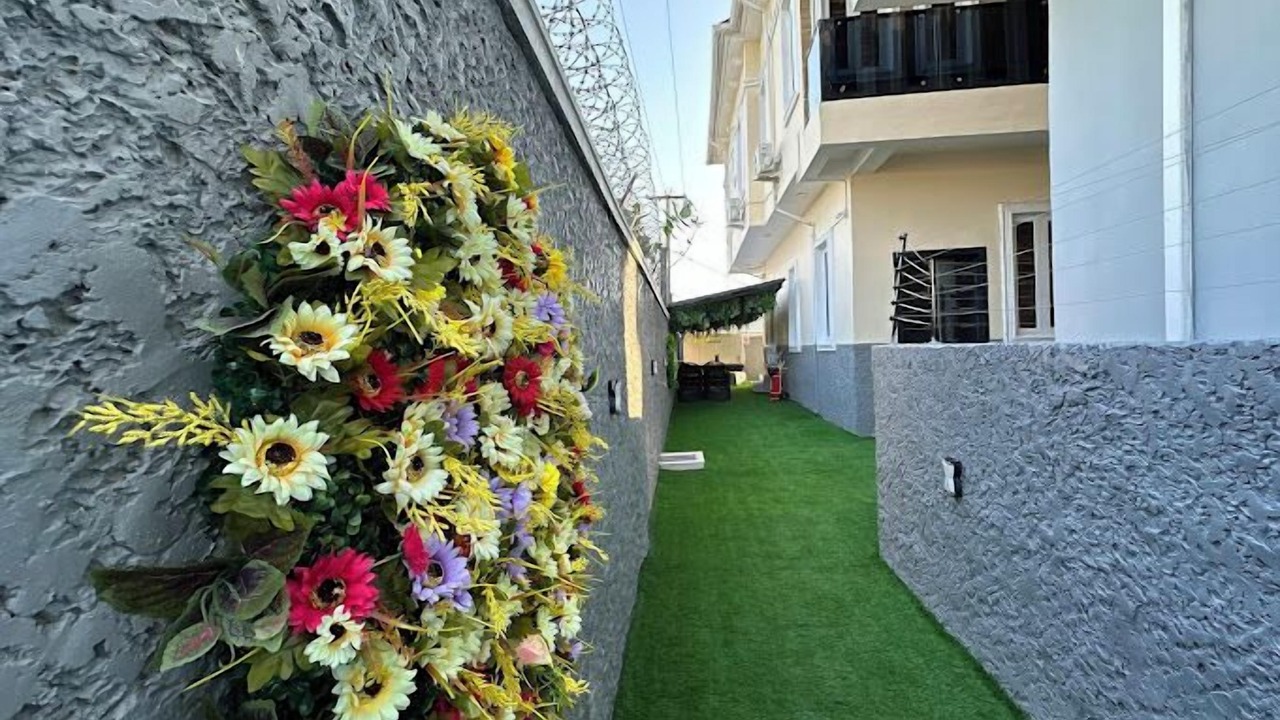 Photo of Outdoor in Ofin