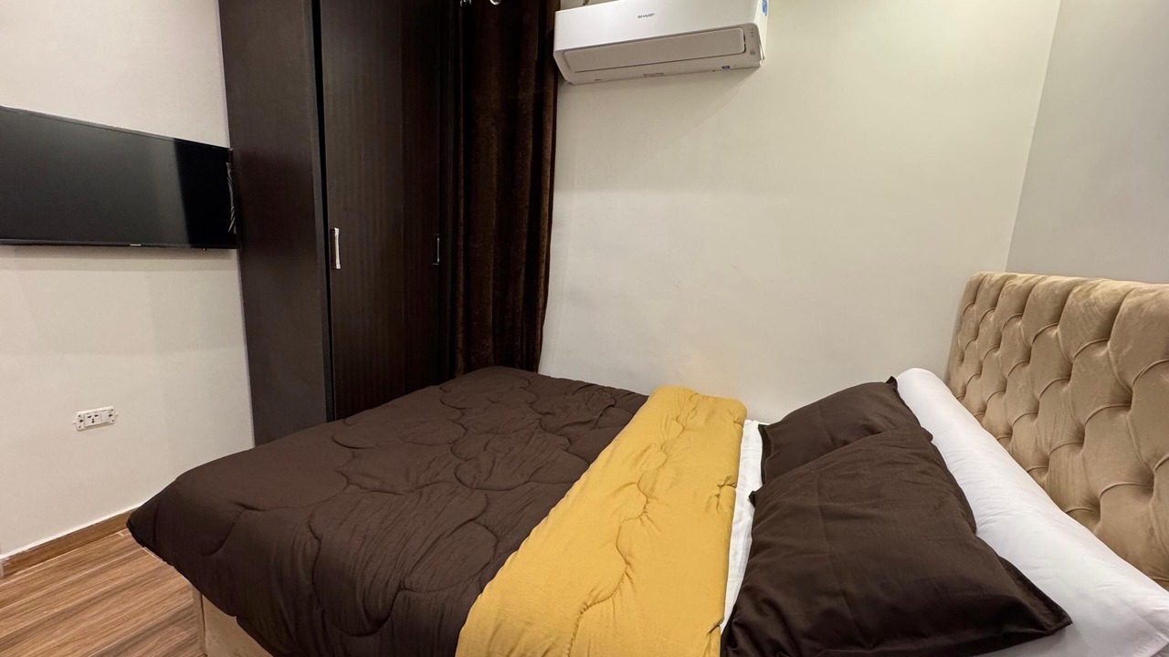 Photo of Bedroom in Pyramids Gardens