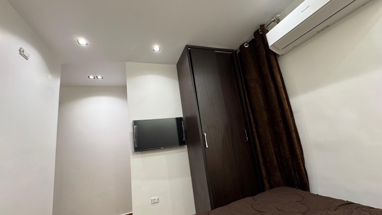 Photo of Bedroom in Pyramids Gardens