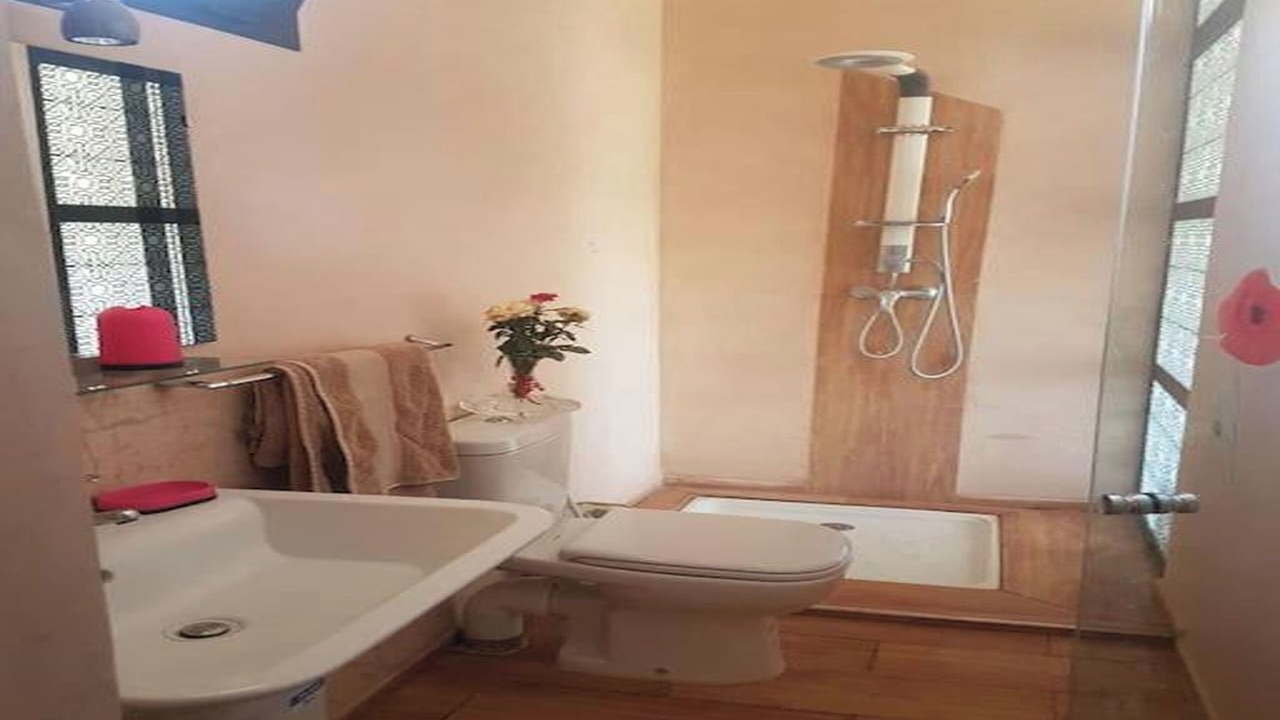 Photo of Bathroom in Ghmate