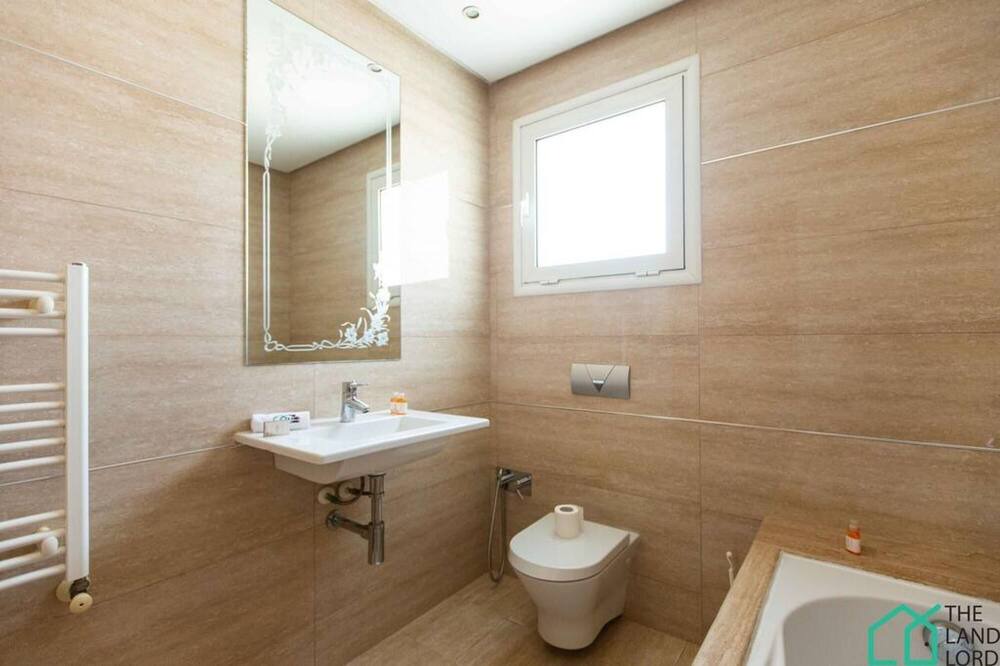 Photo of Bathroom in Jardins De Carthage