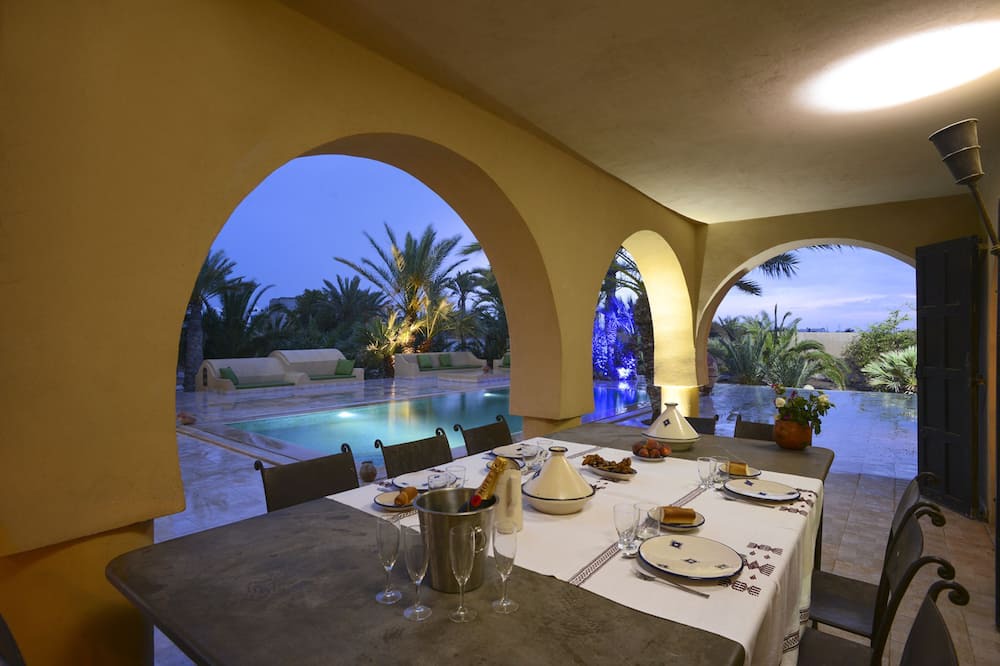 Photo of Outdoor in Mellita
