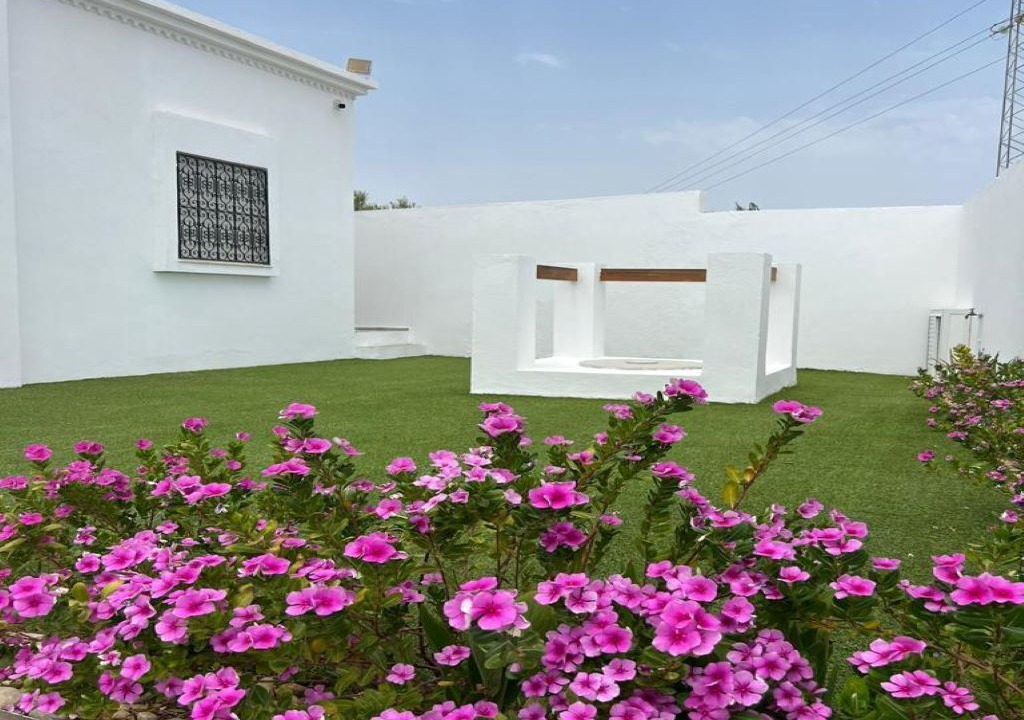 Photo of Outdoor in Erriadh