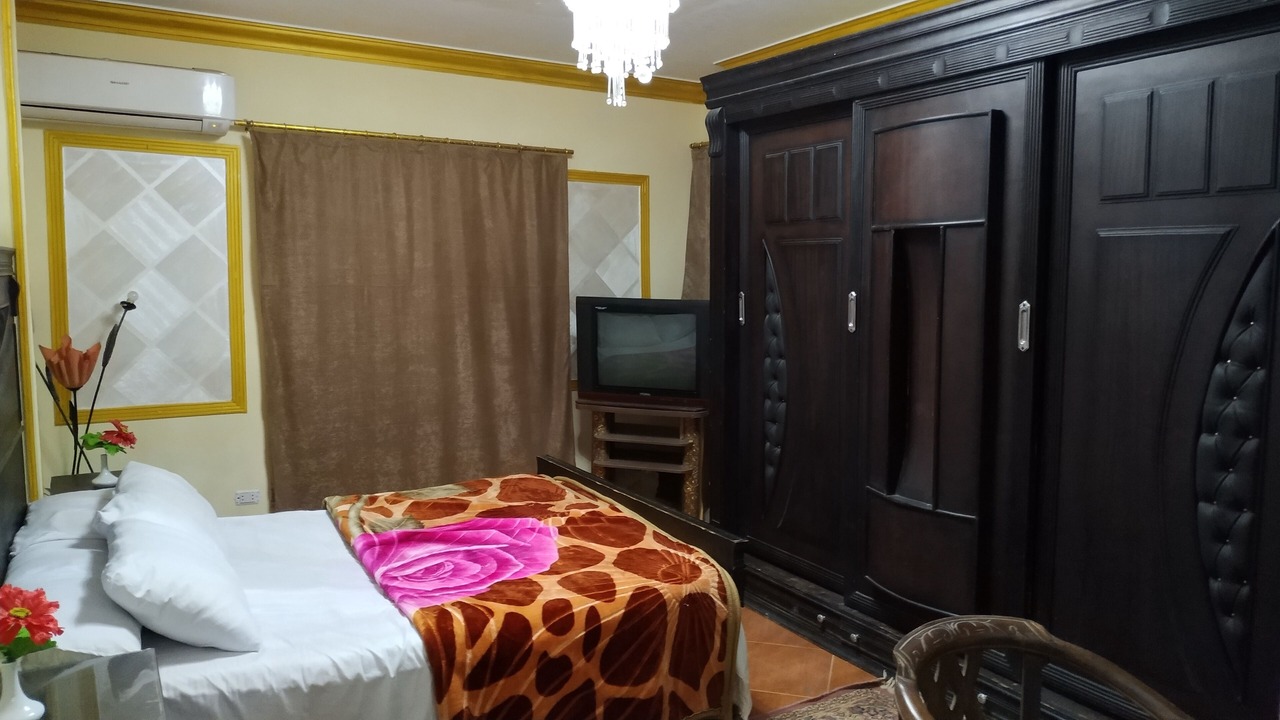 Photo of Bedroom in Pyramids Gardens
