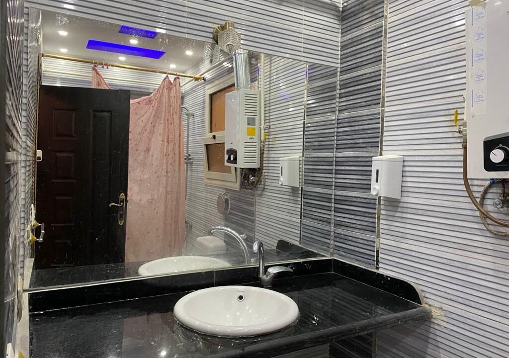 Photo of Bathroom in Pyramids Gardens