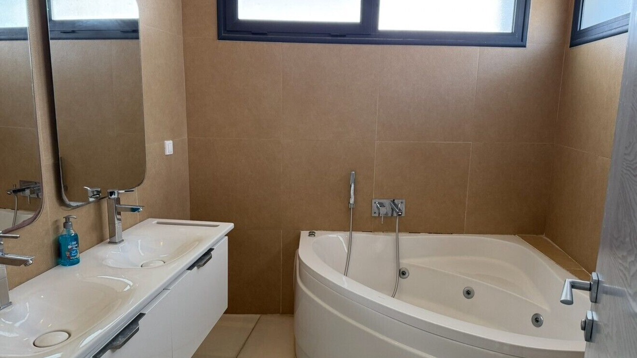 Photo of Bathroom in Jardins d'El Menzah 2