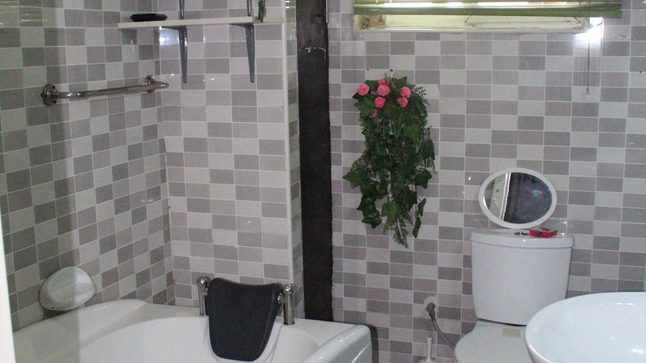 Photo of Bathroom in Ofin