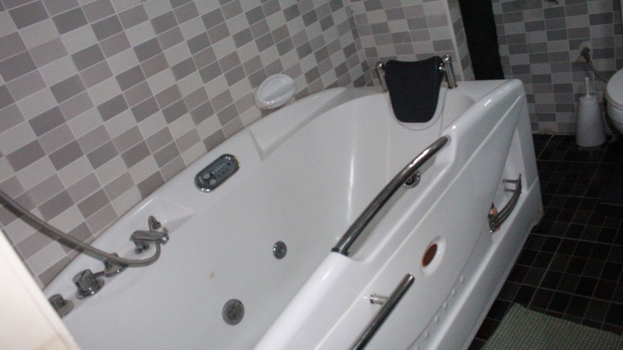 Photo of Bathroom in Ofin