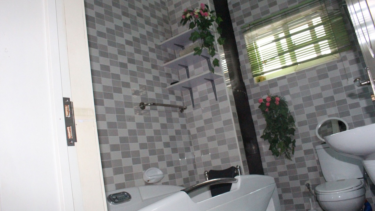 Photo of Bathroom in Ofin