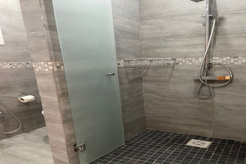 Photo of Bathroom in Aghir