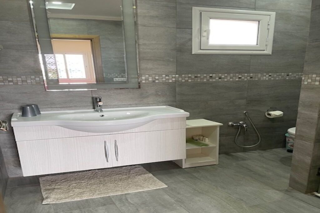 Photo of Bathroom in Aghir