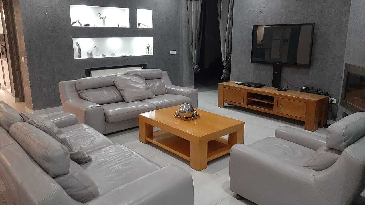 Photo of Livingroom in Eastern Hawaria