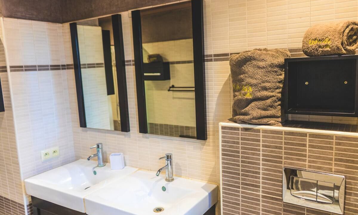 Photo of Bathroom in Targa