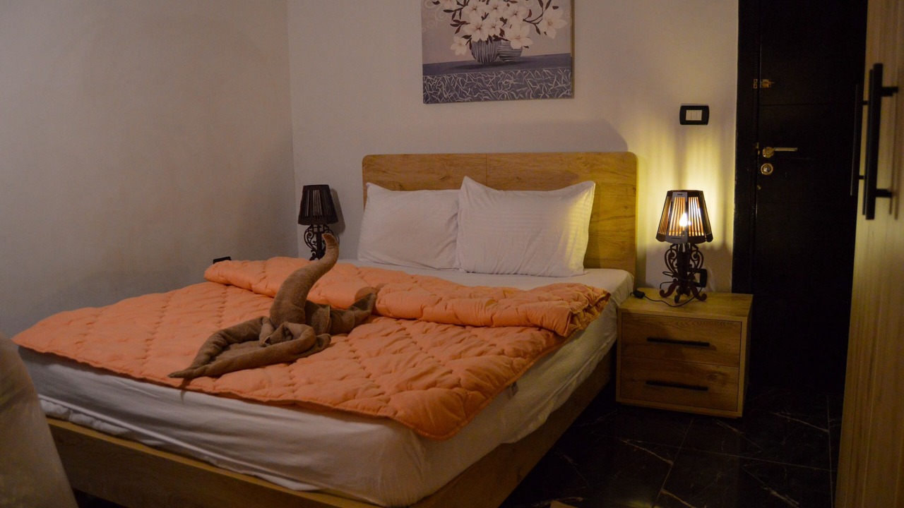 Photo of Bedroom in Pyramids Gardens