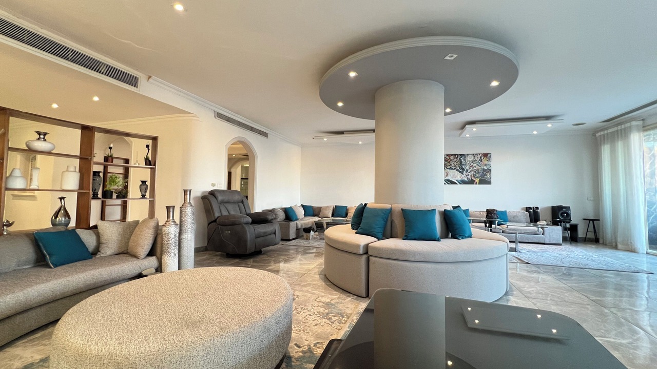 Photo of Livingroom in Al Duqqi