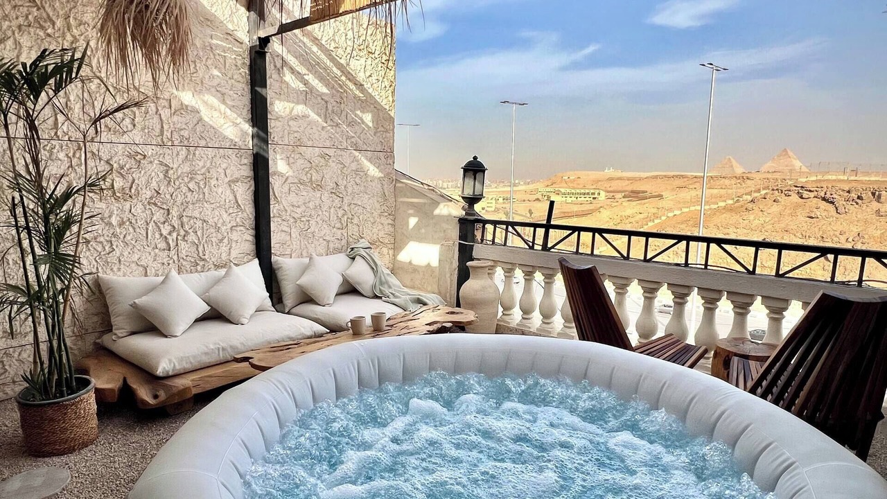 Photo of Patio Balcony in Pyramids Gardens
